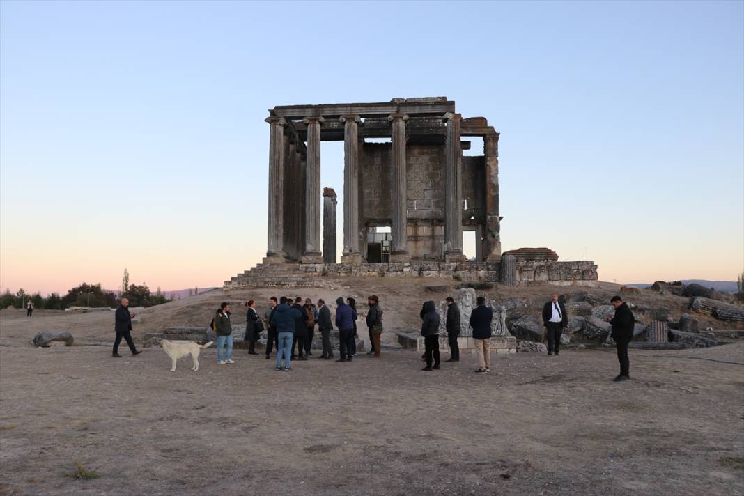 Aizanoi Antik Kenti'nde aydınlatma çalışmaları tamamlandı 6